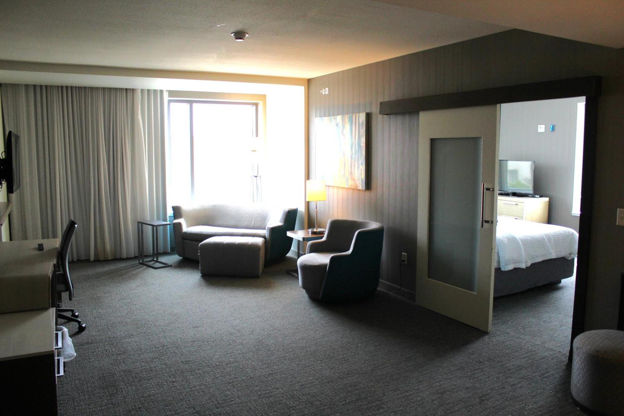 Courtyard By Marriott Muncie At Horizon Convention Center Hotel Exterior photo